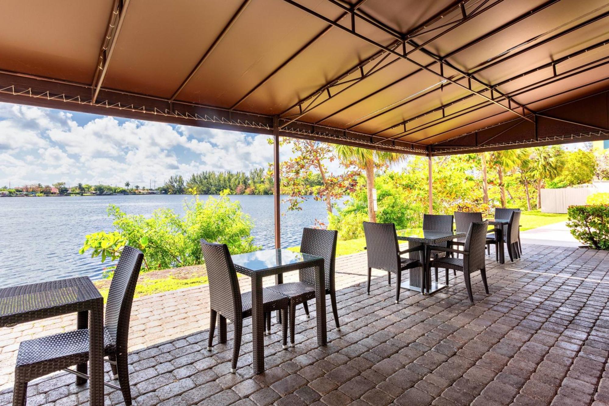 Springhill Suites By Marriott Miami Airport South Blue Lagoon Area Miami Springs Exterior foto